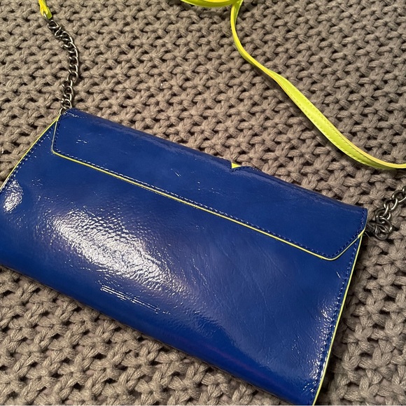 EUC Princess Vera Wang purse - Picture 4 of 4